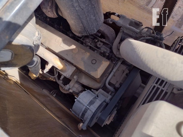 2005-deere-700h-xlt-image-43