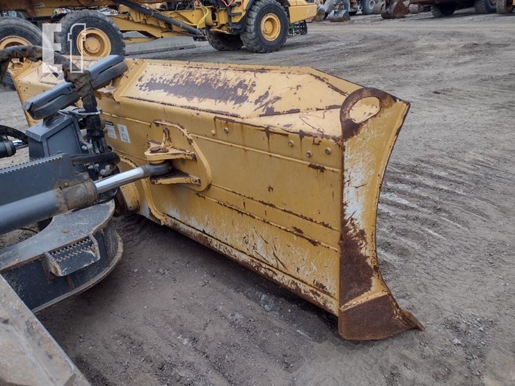 2013-deere-700k-lgp-image-30