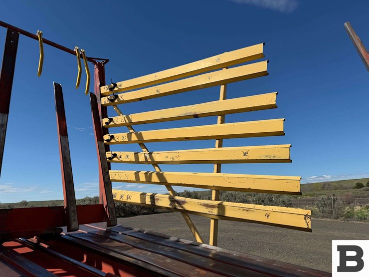 new-holland-1085-image-40