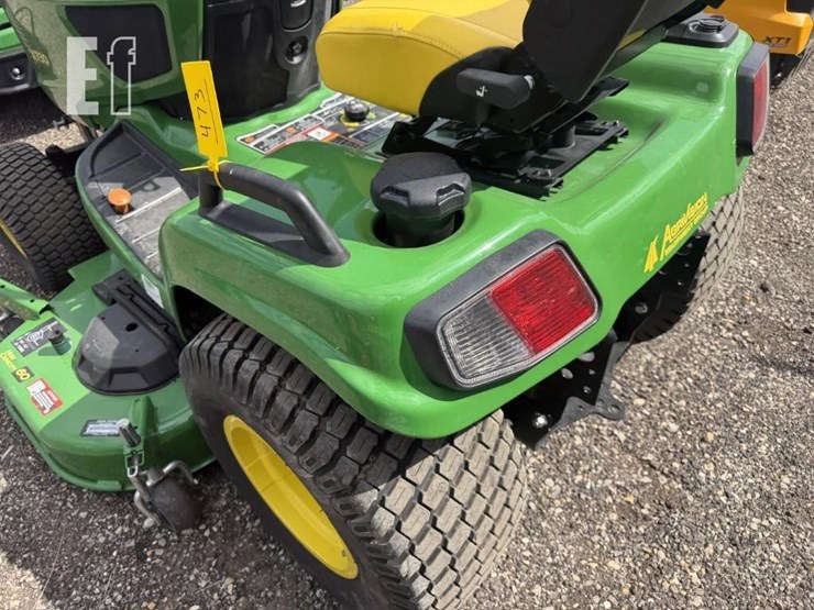 2022-john-deere-x730-image-12