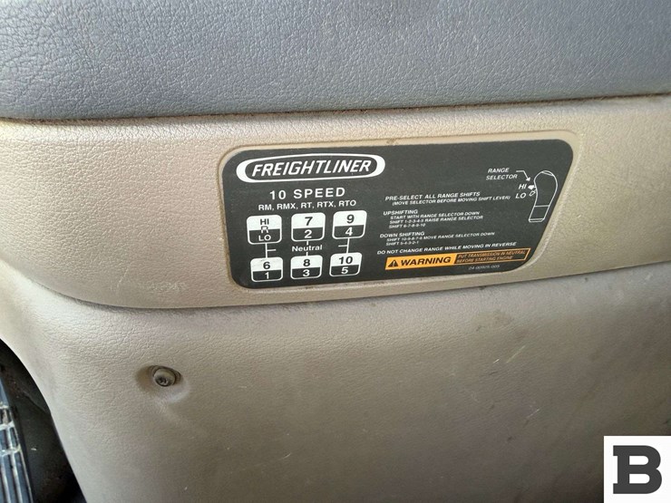 2012-freightliner-cascadia-125-image-67