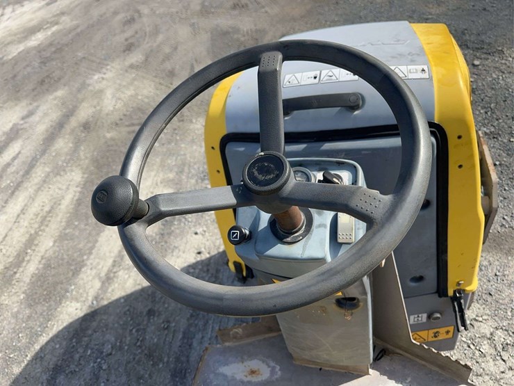 2016-dynapac-cc900g-image-16