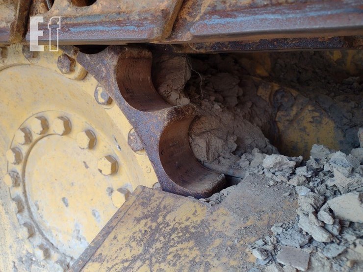 2013-deere-700k-lgp-image-33