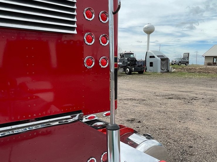 1976-peterbilt-359-image-24