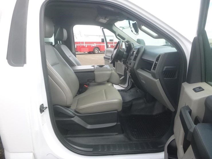 2022-ford-f450-xl-image-13