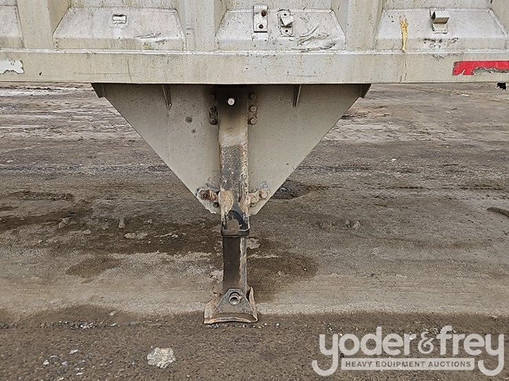 2007-j&j-transfer-trailer-attr-04,-tandem-axle-image-9