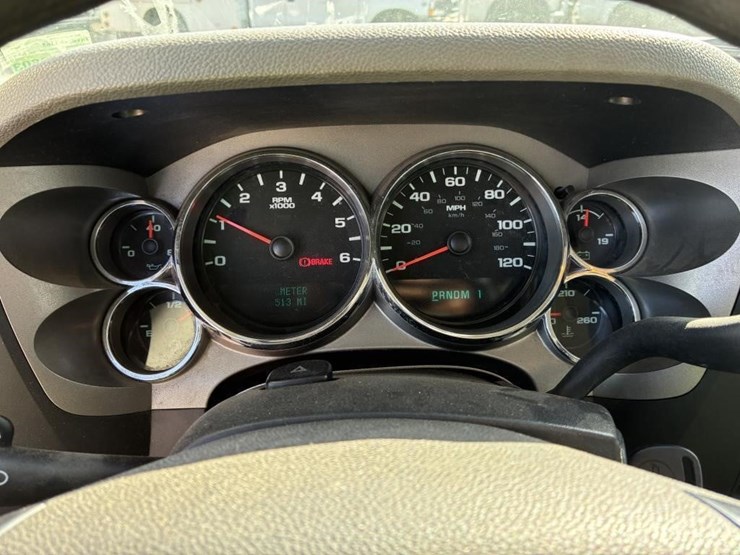 2012-chevrolet-silverado-3500-image-15