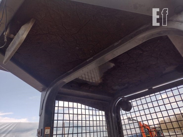 2004-deere-550j-lt-image-11