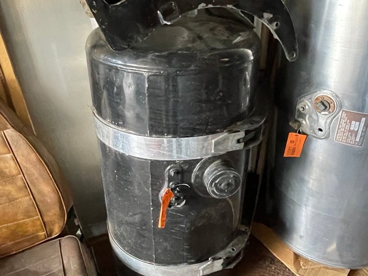 peterbilt-358-image-1