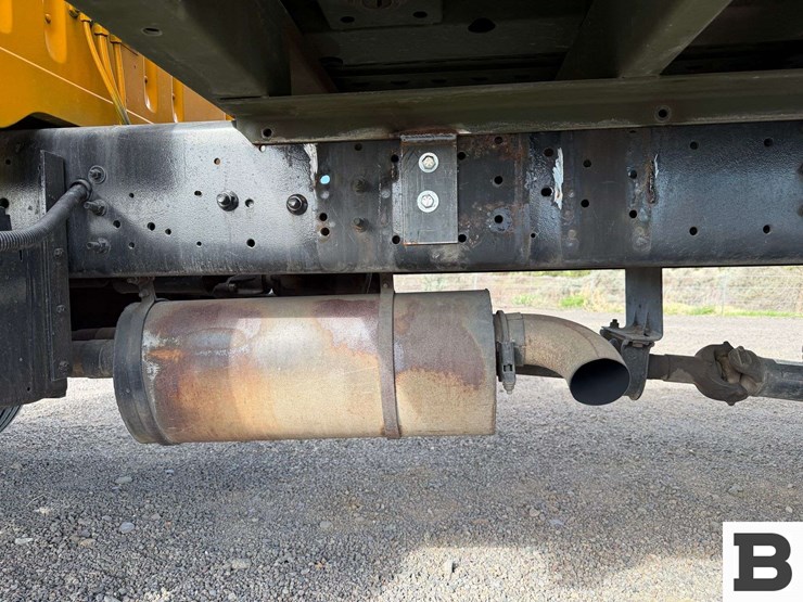 1985-international-1854-flatbed-truck-image-14