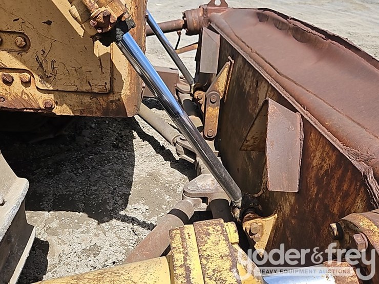 caterpillar-d8h-image-14