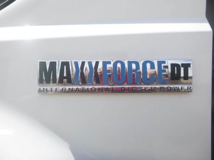 2009-international-7400-image-25