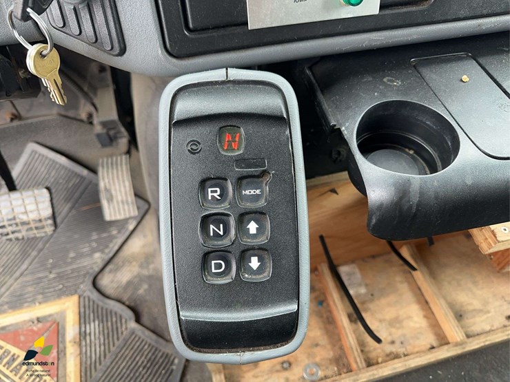 2006-international-7400-image-31