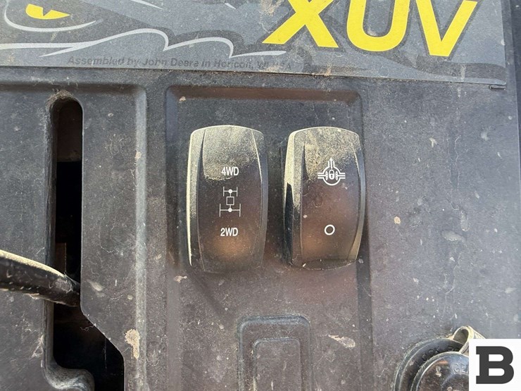 john-deere-xuv-590m-image-32