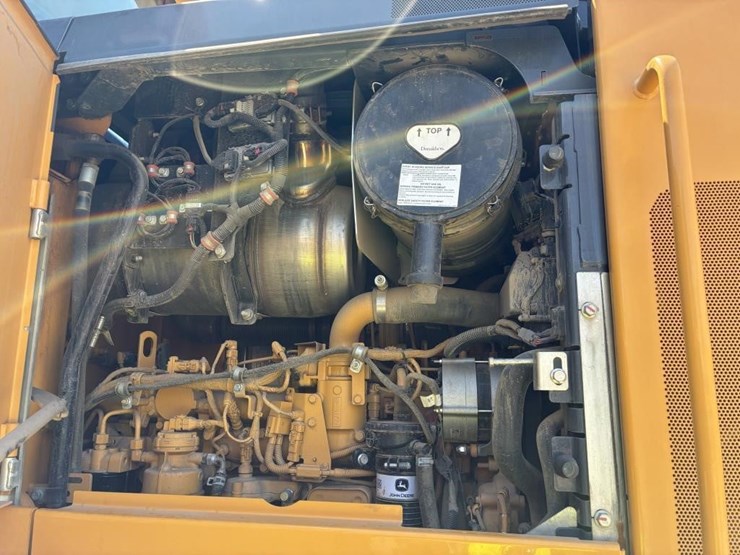 2021-deere-624l-image-26