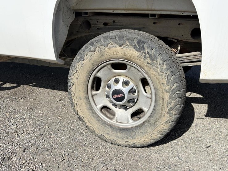 2012-gmc-sierra-2500-image-42