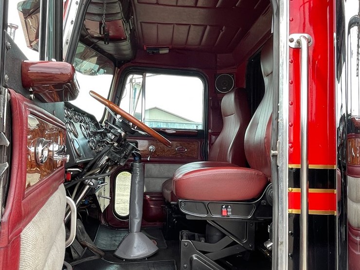 1976-peterbilt-359-image-109