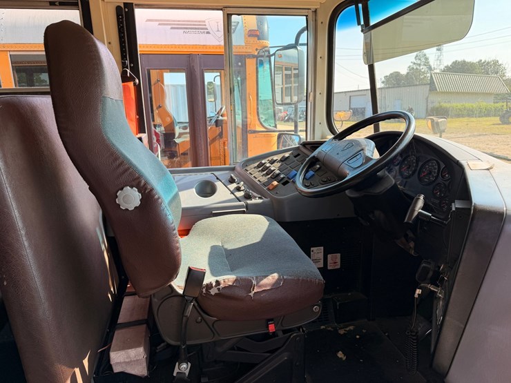 #552-•-#551-•-2011-international-school-bus-image-9