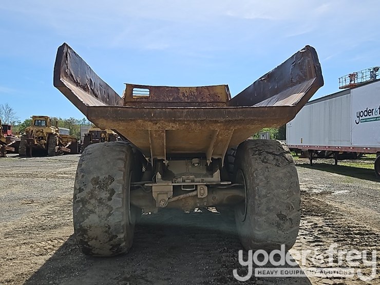 caterpillar-d350d-image-17