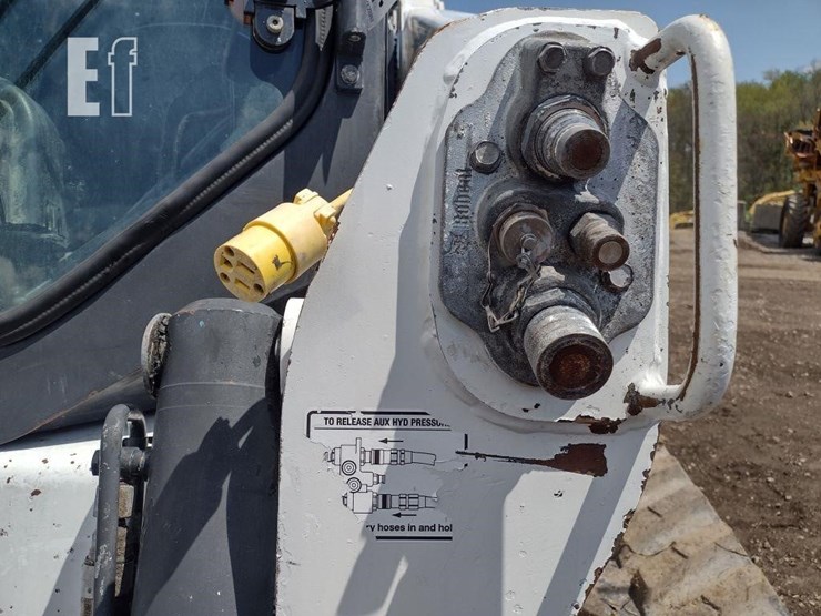 2013-bobcat-t770-image-23