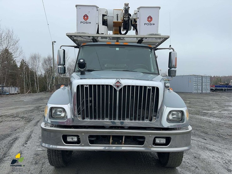 2006-international-7400-image-2