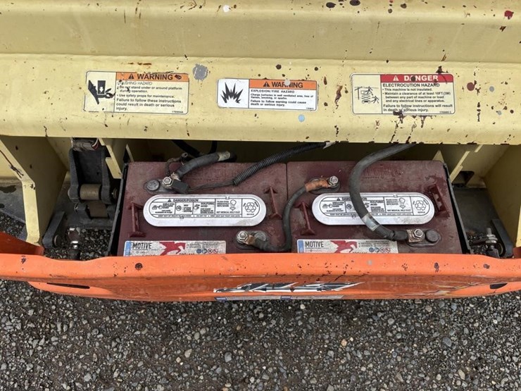 2015-jlg-2646es-image-12