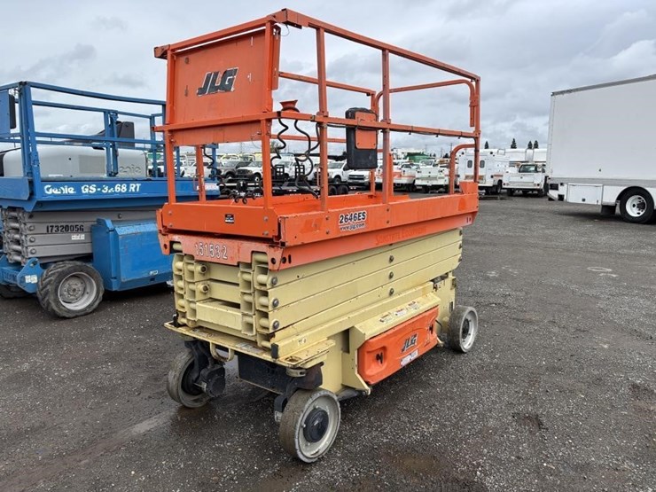 2015-jlg-2646es-image-1