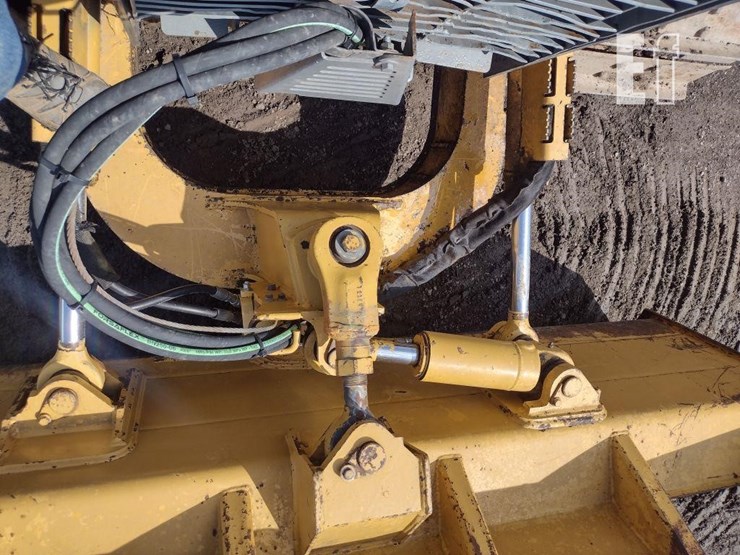 2004-deere-550j-lt-image-23