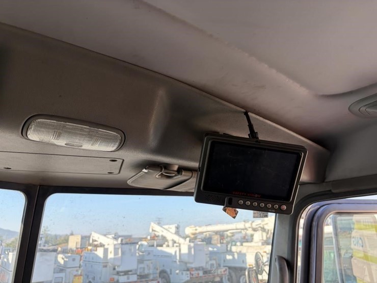 2015-peterbilt-365-image-20