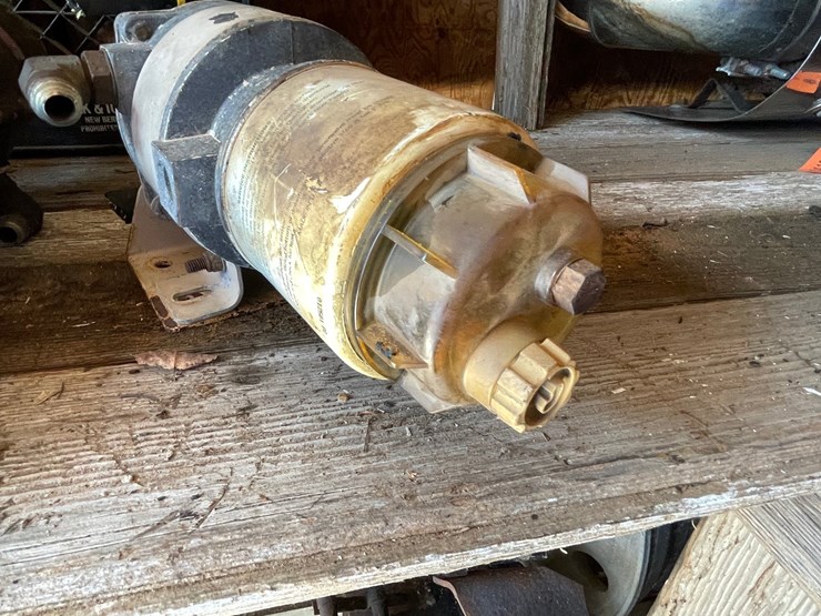 #10435-•-heavy-duty-truck-fuel-water-separator-with-heating-element-image-5
