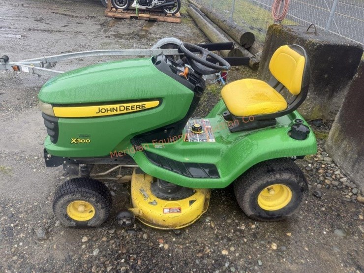 john-deere-x300-image-2