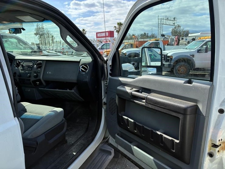 2011-ford-f550-sd-image-9