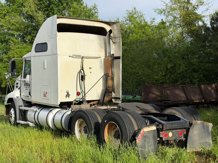 #502-•-#502-•-2005-mack-cxn613-truck---2005-mack-road-tractor-w/-sleeper-image-15
