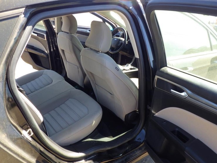 2018-ford-fusion-sedan-image-9