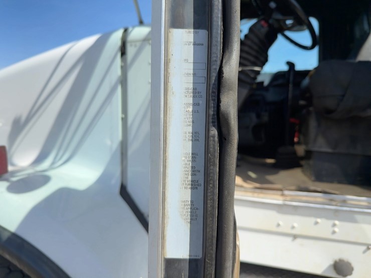 2002-kenworth-t800-image-37