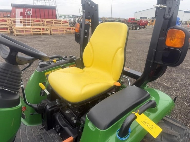2020-john-deere-3039r-image-11