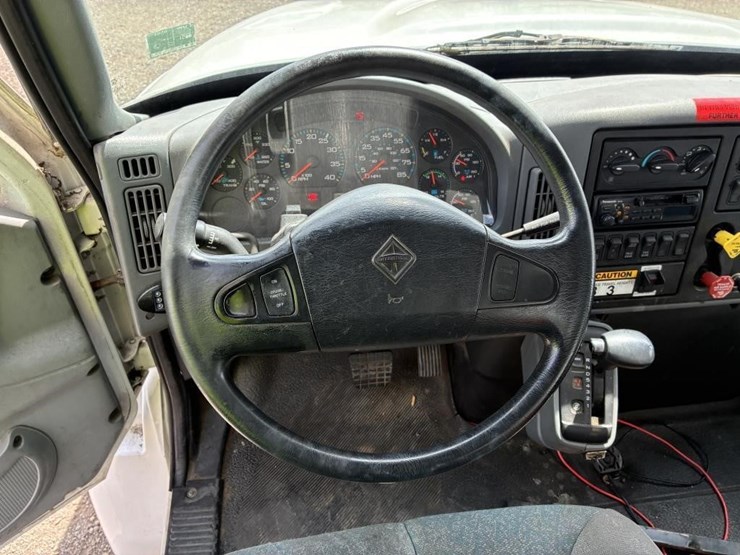 2005-international-durastar-4400-image-20