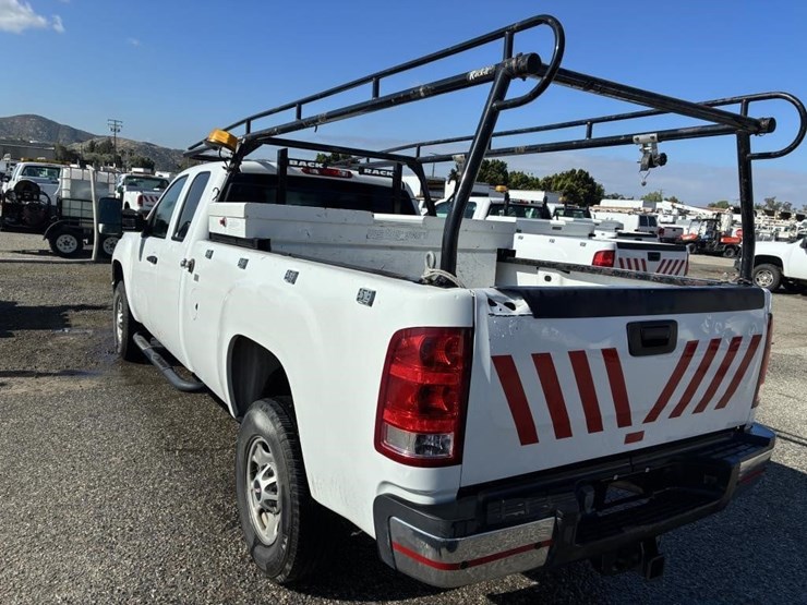 2012-gmc-sierra-2500-image-4