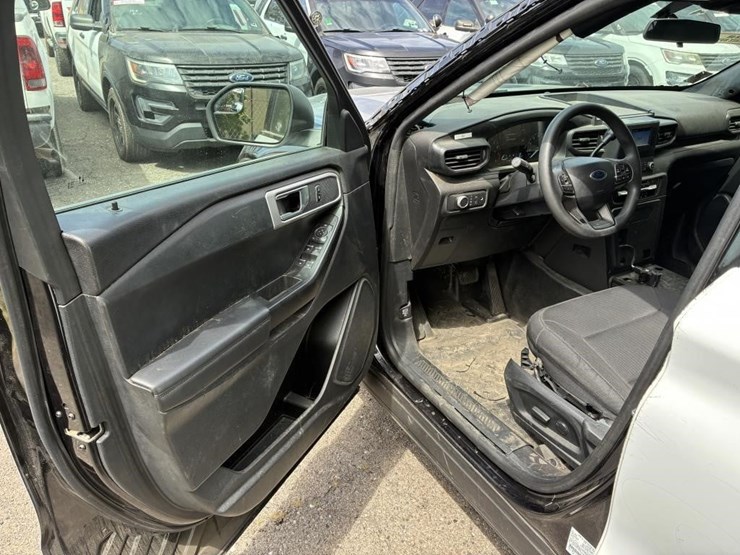 2022-ford-explorer-police-interceptor-image-15