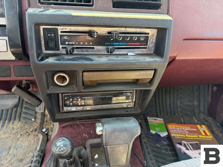 1987-nissan-pickup-image-32