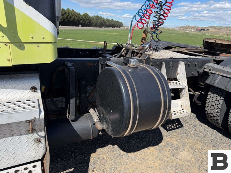 1998-kenworth-t800-image-12