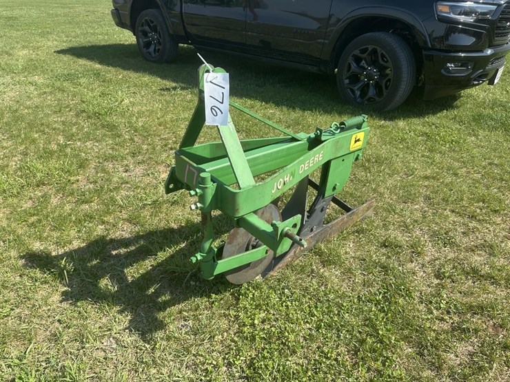 john-deere-25-image-1