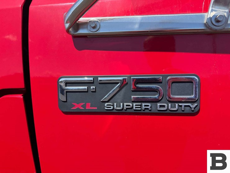 2010-ford-f750-image-14