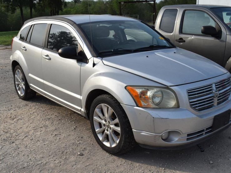 2011-dodge-caliber-image-2