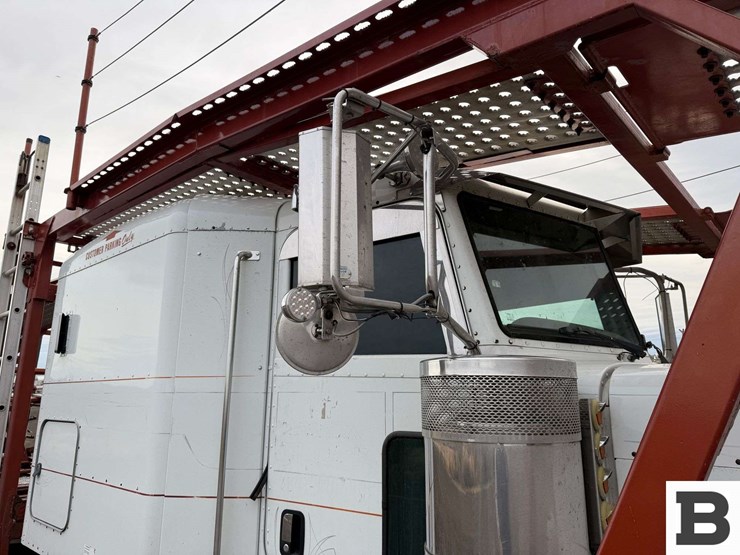 2013-peterbilt-388-image-42