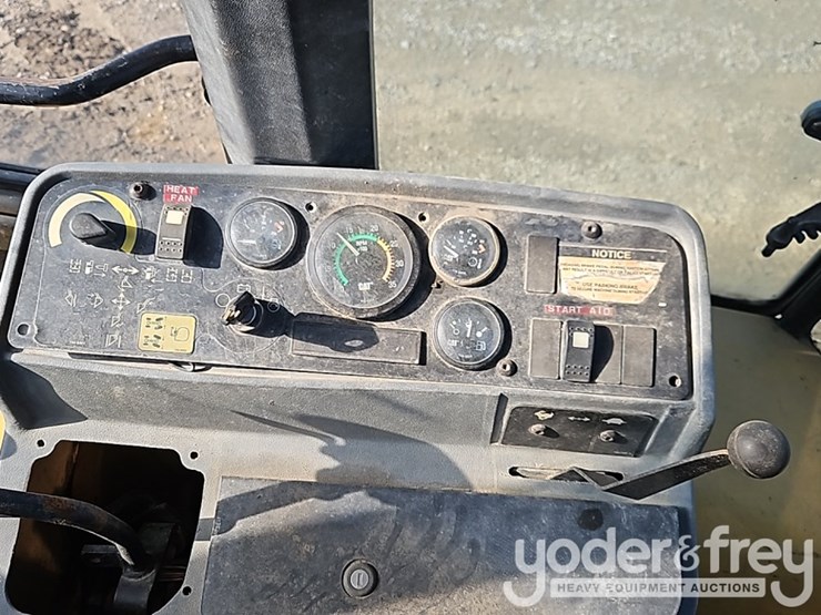 caterpillar-426c-image-24