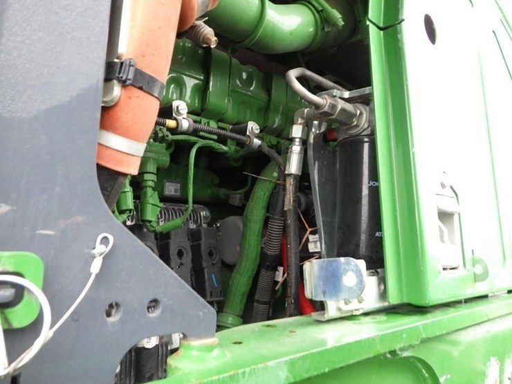 2022-deere-648l-image-15