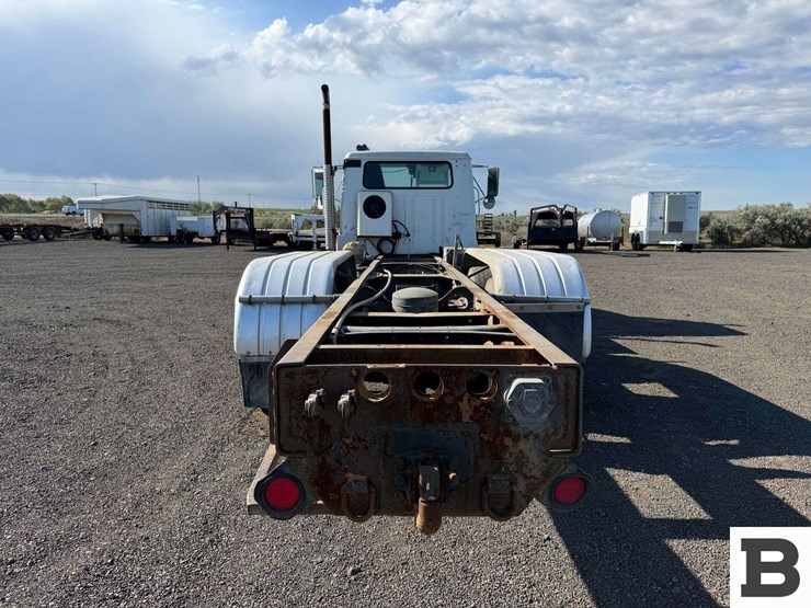 1998-international-f-4900-cab-&-chassis-truck-image-4