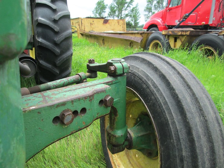 1976-john-deere-2040-image-23
