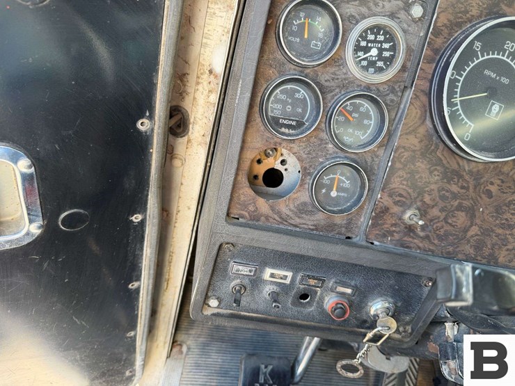 1987-kenworth-t600-image-64